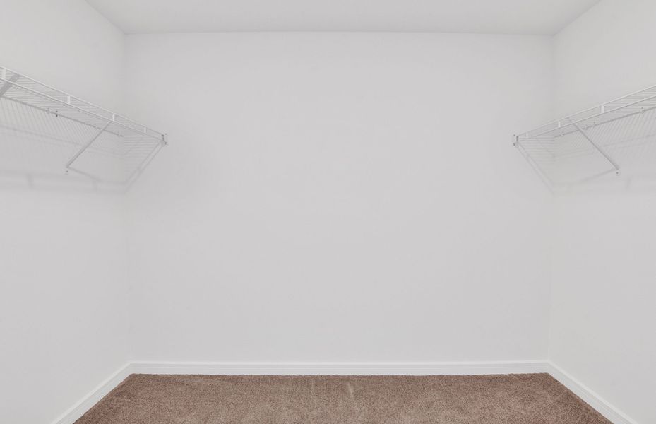 Spacious, unfurnished interior of a new home in Oakfield Lakes, Parrish (Image 14).