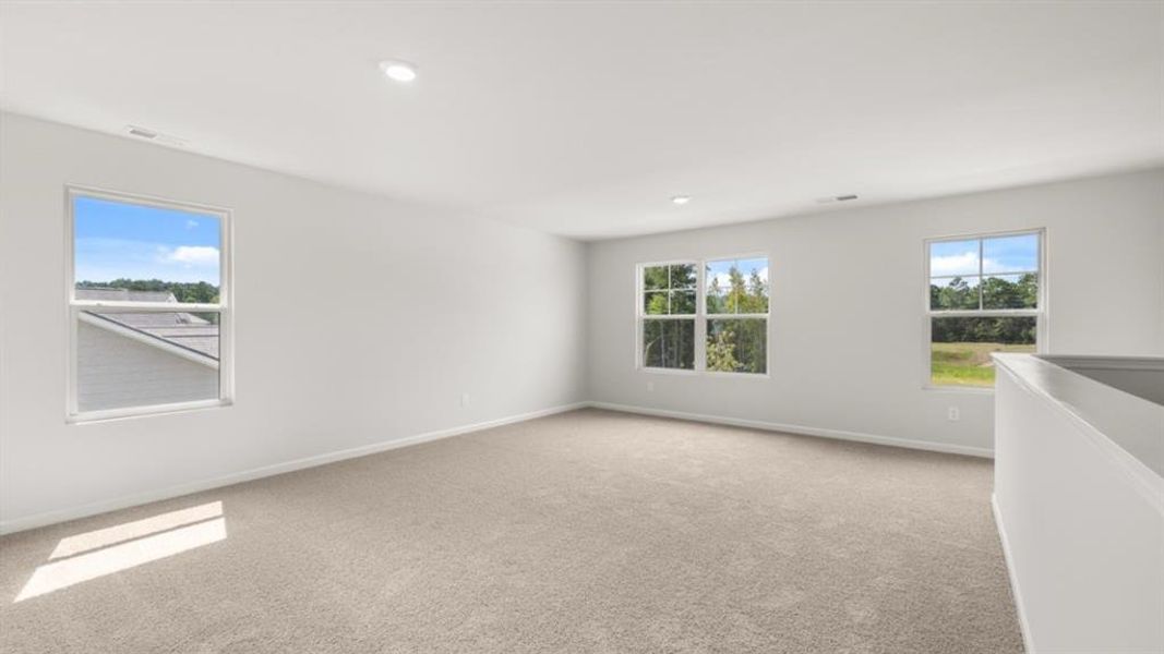 Spacious, unfurnished interior of a new home in Fairway 17 at Mirror Lake, Villa Rica (Image 46). Spacious, unfurnished interior of a new home in Fairway 17 at Mirror Lake, Villa Rica (Image 46).