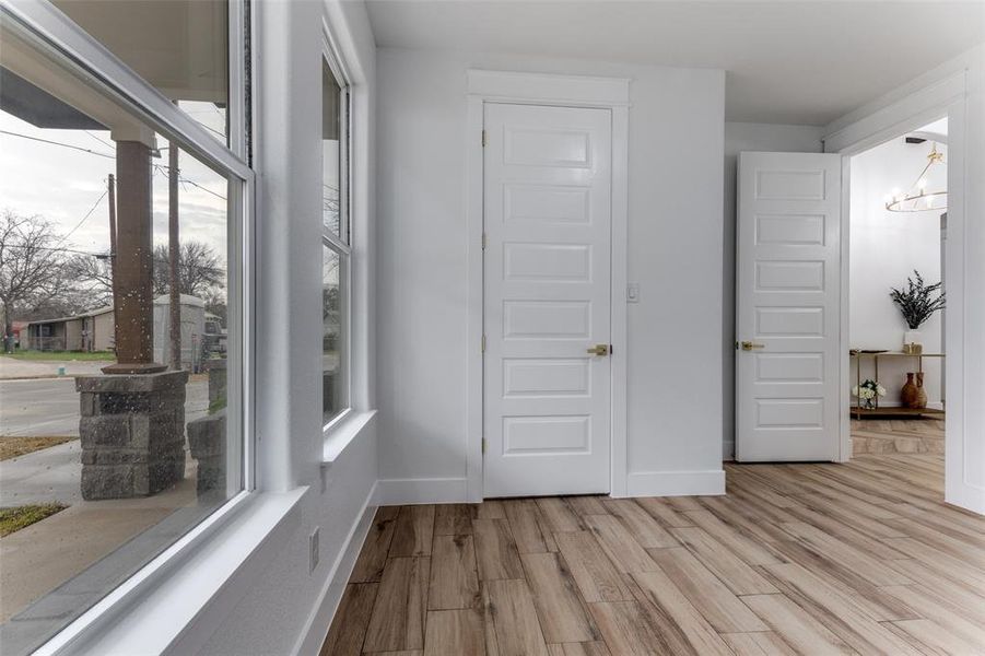Spacious, unfurnished interior of a new home in , Lake Worth (Image 19).
