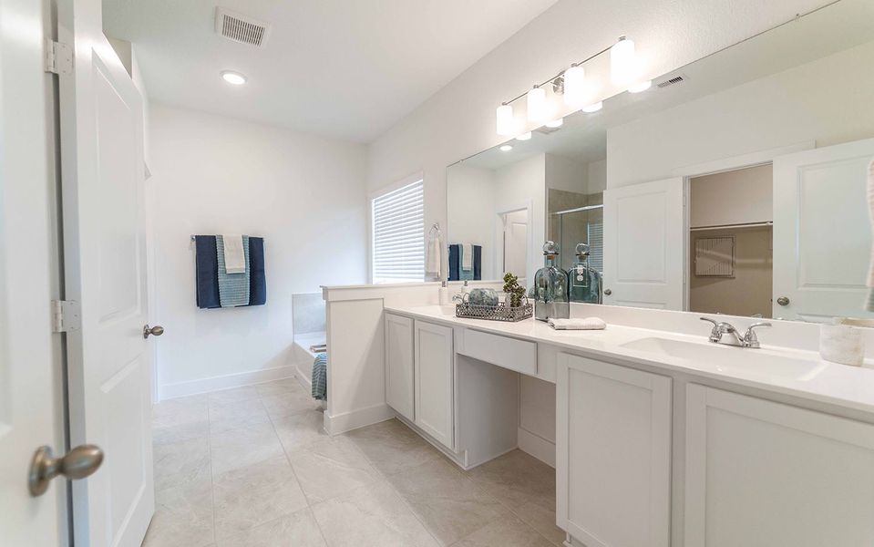 Furnished interior view inside a new home in Massey Oaks, Pearland (Image 6). Furnished interior view inside a new home in Massey Oaks, Pearland (Image 6).