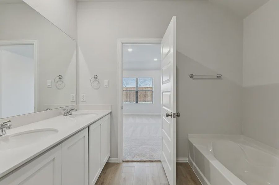 Furnished interior view inside a new home in Rolling Ridge, Van Alstyne (Image 8).