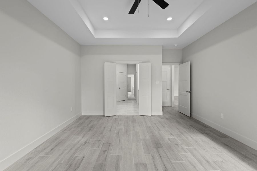 Spacious, unfurnished interior of a new home in , Nederland (Image 24).