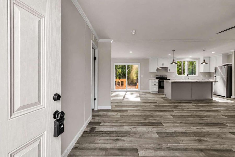 Spacious, unfurnished interior of a new home in , Holly Hill (Image 16).