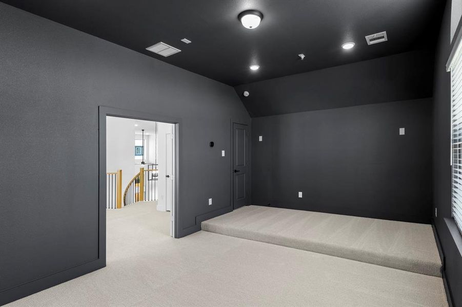 23. 15234 Chipping - Media