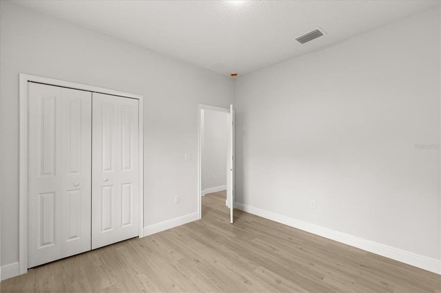 Spacious, unfurnished interior of a new home in , Ocala (Image 28).