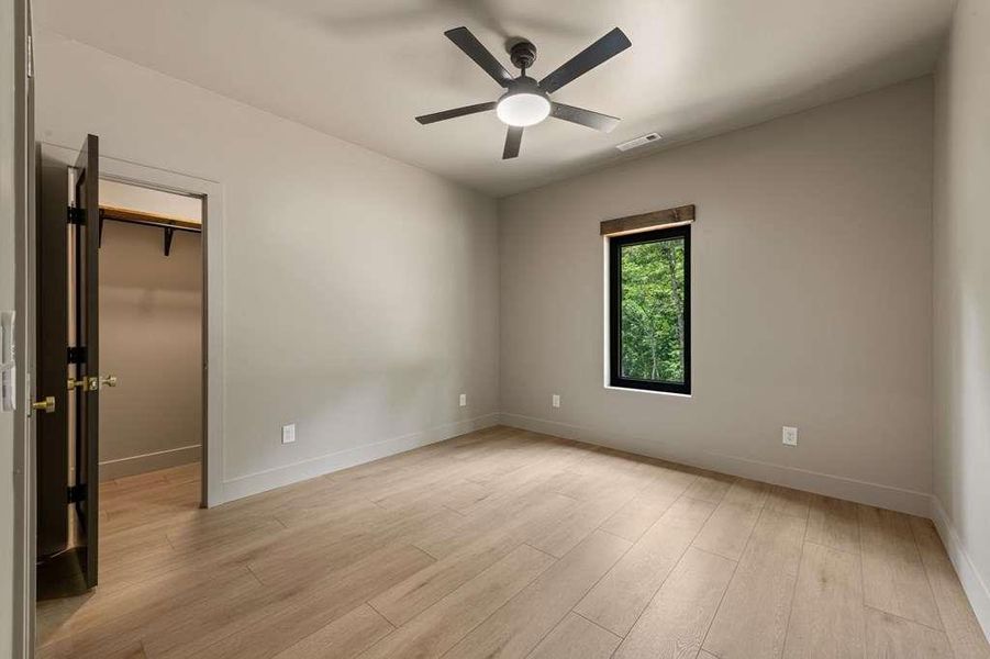 Spacious, unfurnished interior of a new home in , Mineral Bluff (Image 20).