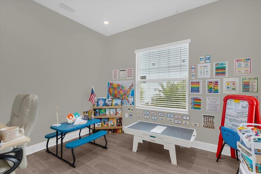 Furnished interior view inside a new home in Canoe Creek, Parrish (Image 7).