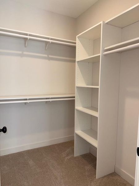 Spacious, unfurnished interior of a new home in White Oak, Arlington (Image 15).