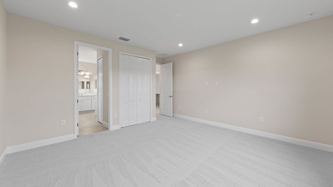 Spacious, unfurnished interior of a new home in Verandah, Fort Myers (Image 21).