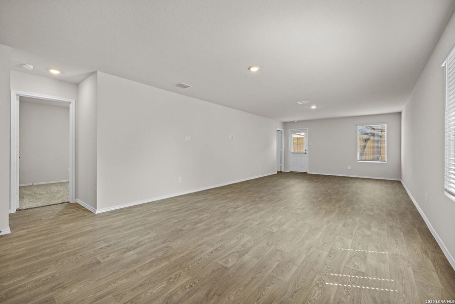 Spacious, unfurnished interior of a new home in Spring Valley, New Braunfels (Image 21).