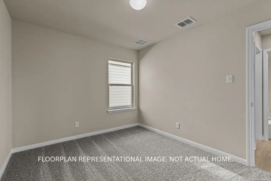 Spacious, unfurnished interior of a new home in Park Place, New Braunfels (Image 14).