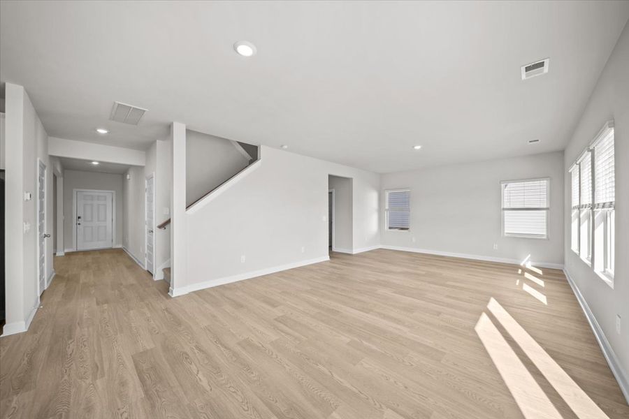 Spacious, unfurnished interior of a new home in Brayfield Manor - Signature Collection, Wellford (Image 14).