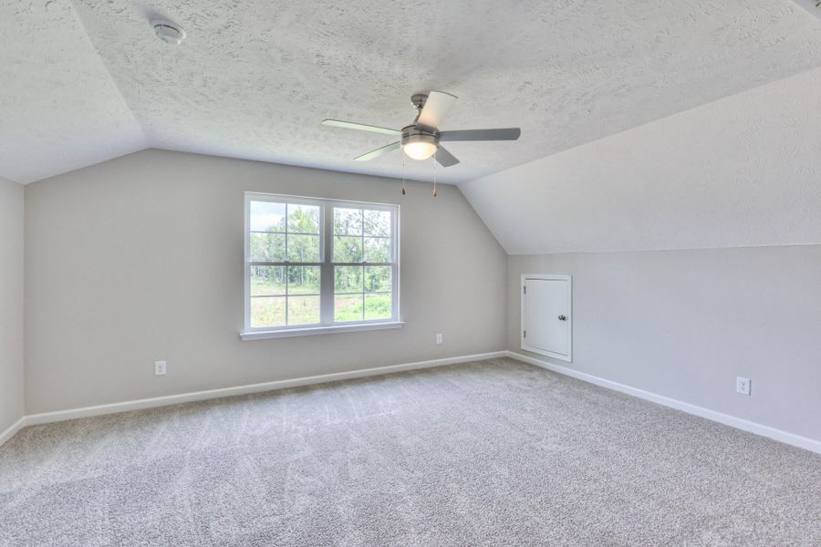 Spacious, unfurnished interior of a new home in Legacy Preserve, Tullahoma (Image 25).