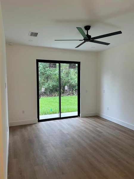 Spacious, unfurnished interior of a new home in , Lehigh Acres (Image 19).