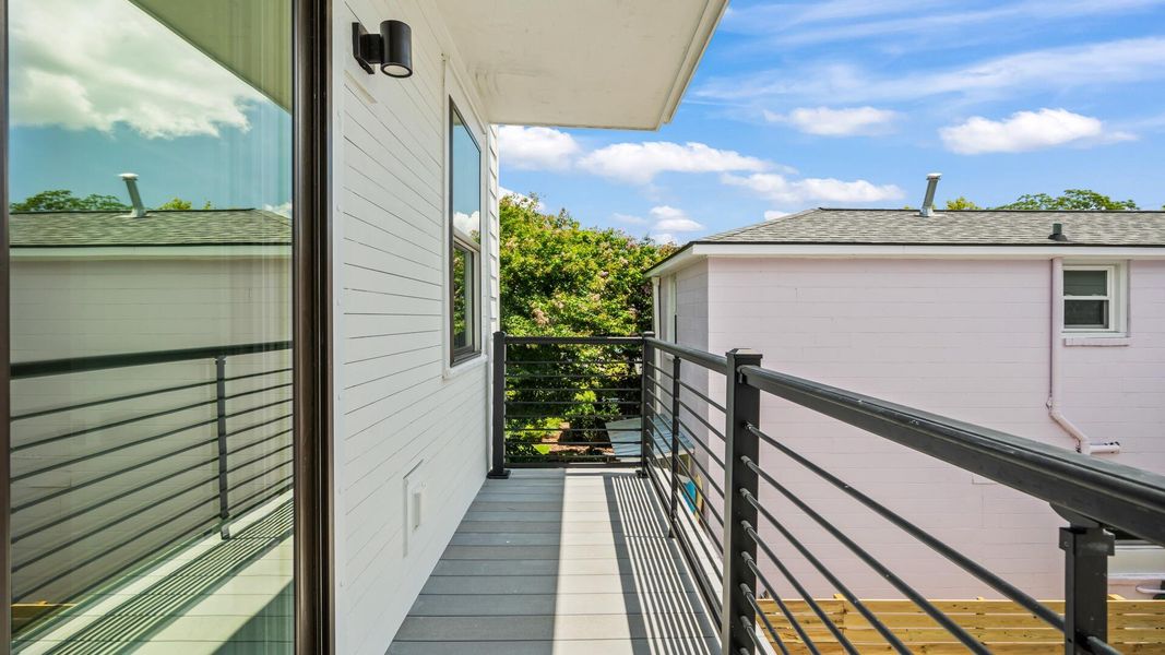 Exterior details and patio area of a home in Grants Court, Charleston (Image 3).