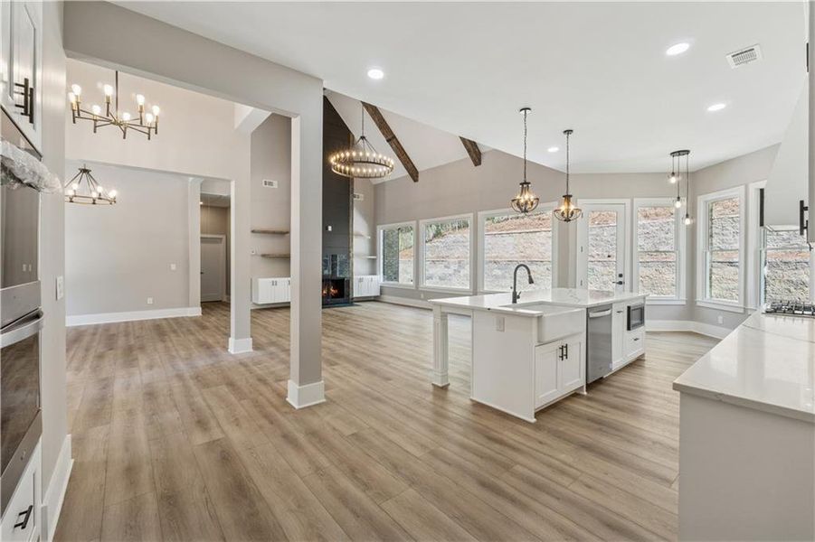 Spacious, unfurnished interior of a new home in , Gainesville (Image 24).