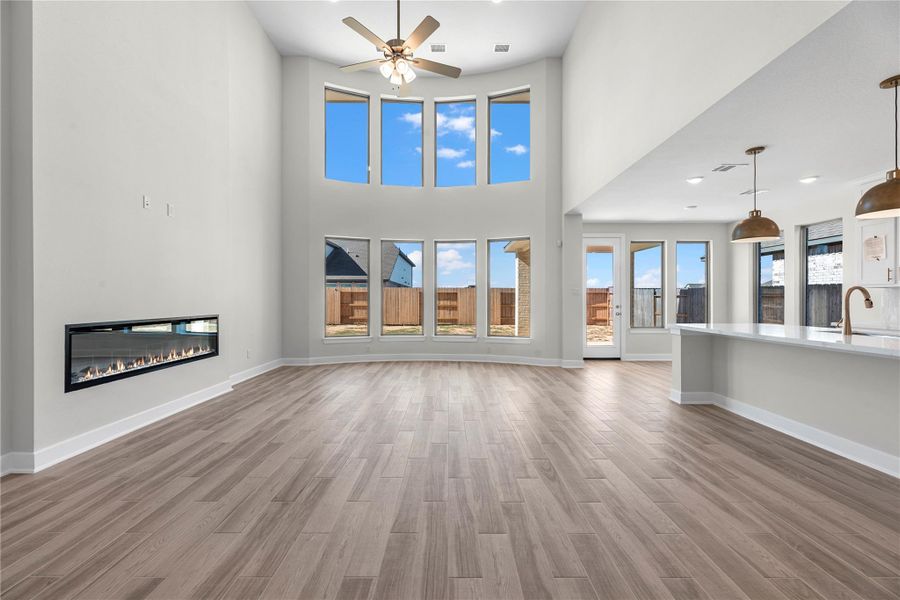 Spacious, unfurnished interior of a new home in Lago Mar, Texas City (Image 10).