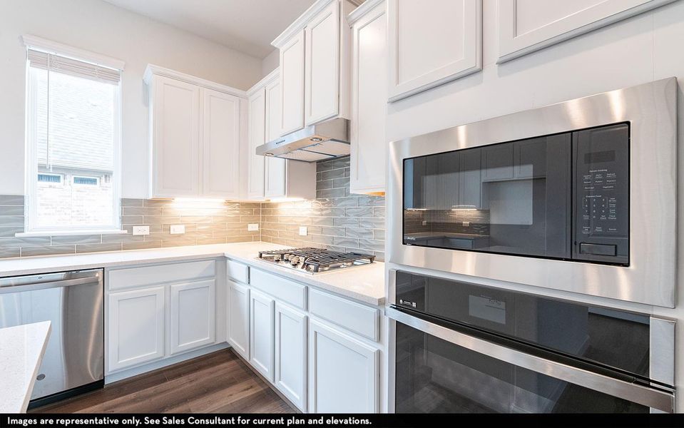 Furnished interior view inside a new home in Suncreek Estates, Rosharon (Image 4).