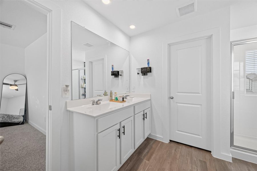Furnished interior view inside a new home in Antigua, Houston (Image 17).