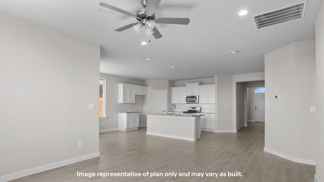 Spacious, unfurnished interior of a new home in Northwest Passage, Midland (Image 11).