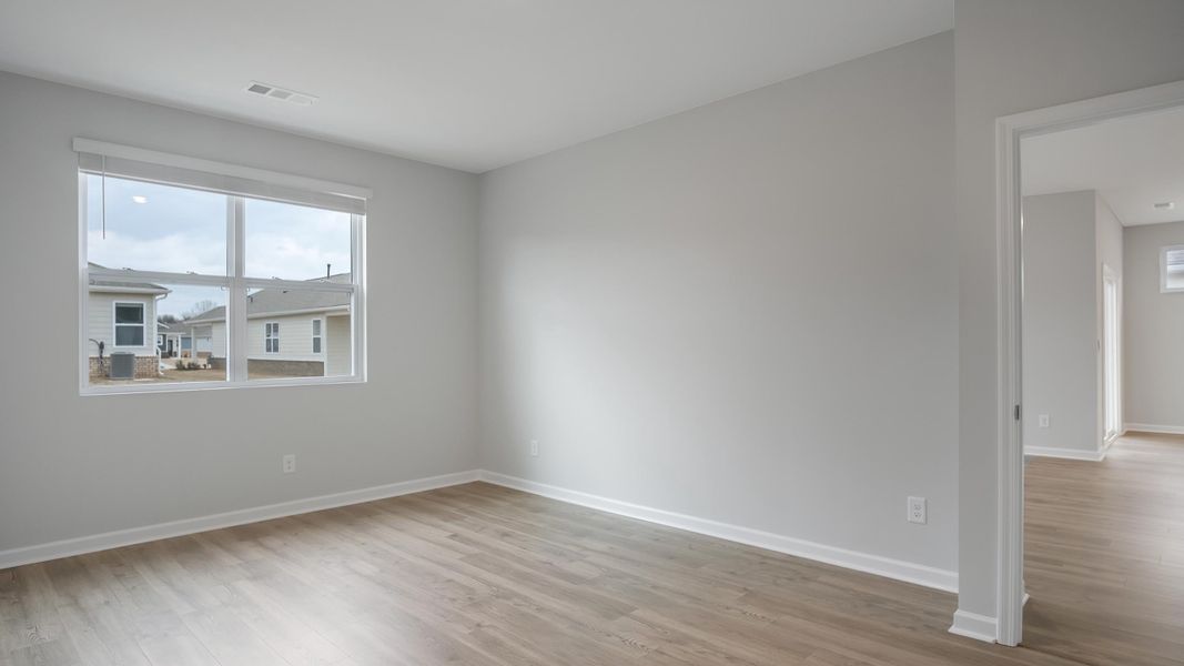 Spacious, unfurnished interior of a new home in Legacy Farms, White House (Image 13).