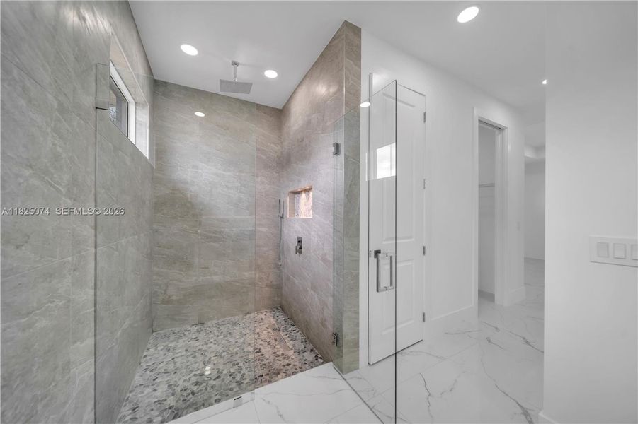 Image 43 of a home in .