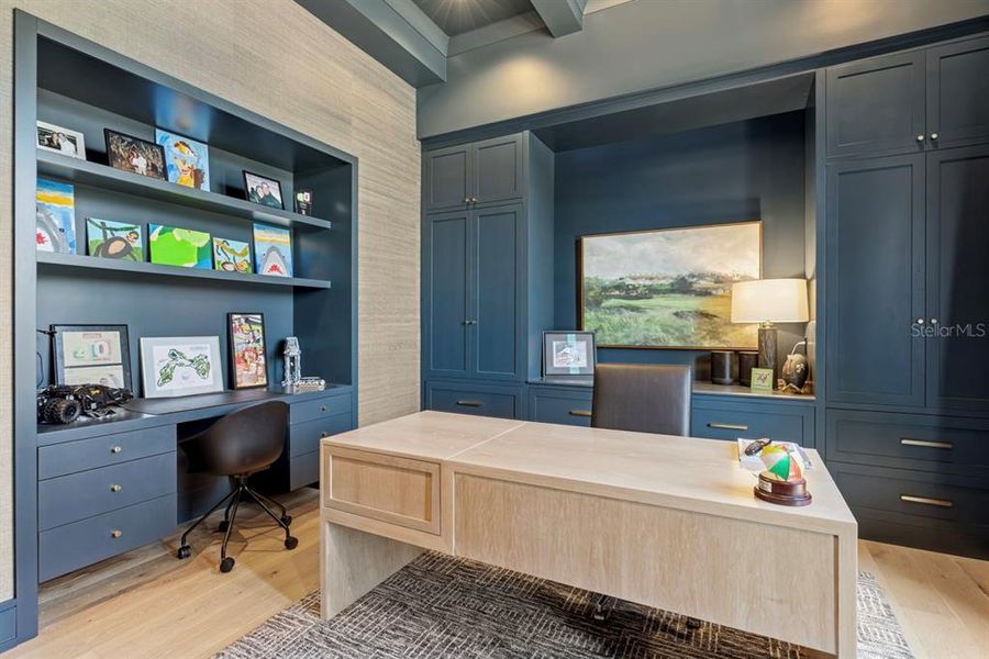 Furnished interior view inside a new home in , Orlando (Image 38).