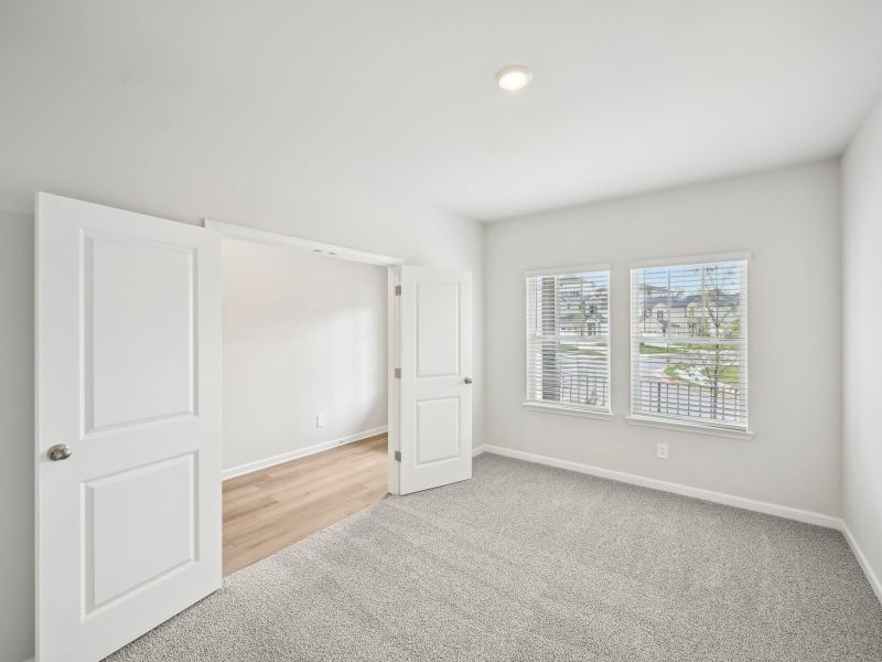 Spacious, unfurnished interior of a new home in Martin Springs - Estate Series, Lawrenceville (Image 12).