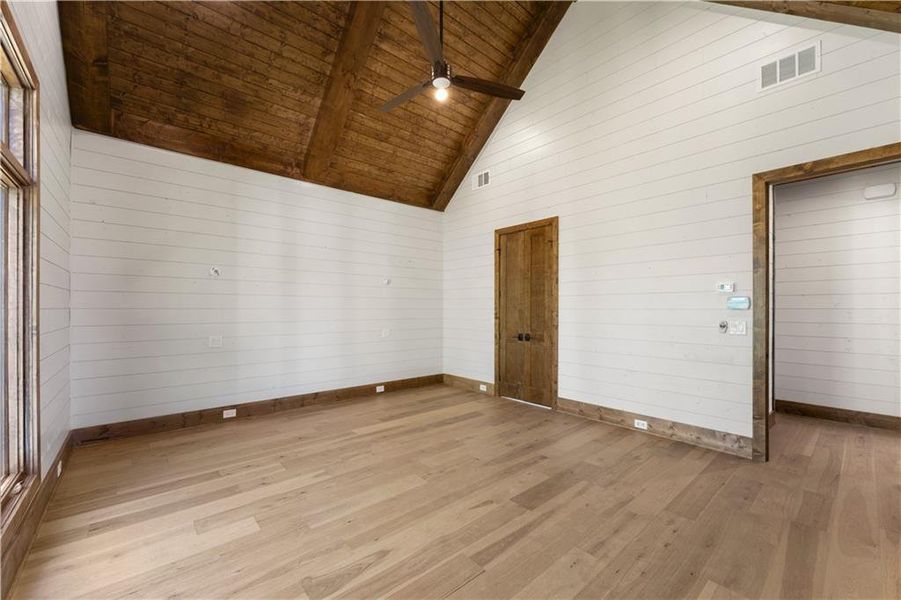 Spacious, unfurnished interior of a new home in , Dahlonega (Image 29).