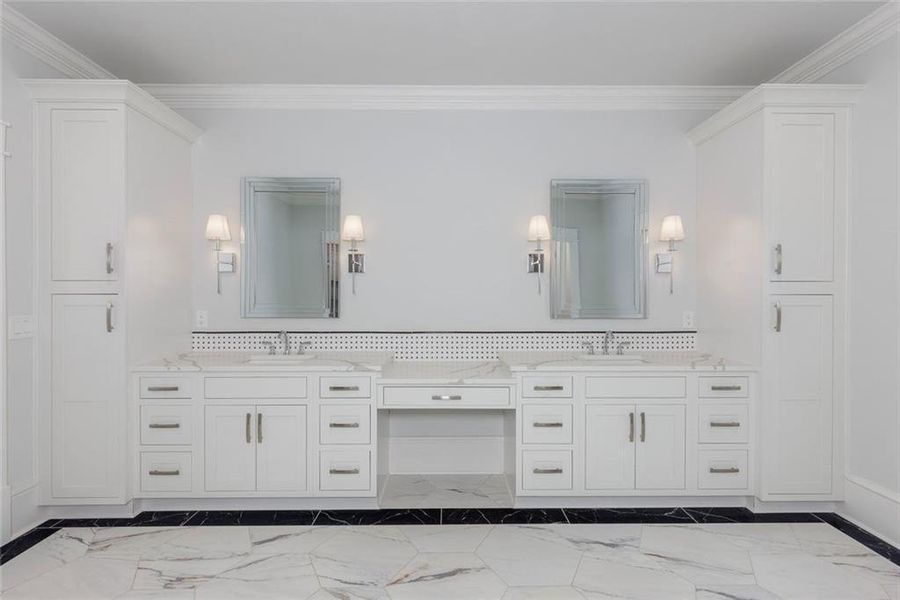 Image 84 of a home in .