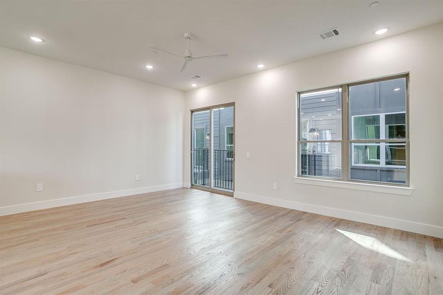 Sophisticated living space at Linwood Quarter where modern meets cozy. Sophisticated living space at Linwood Quarter where modern meets cozy.