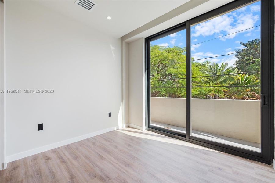 Spacious, unfurnished interior of a new home in , Miami (Image 19).