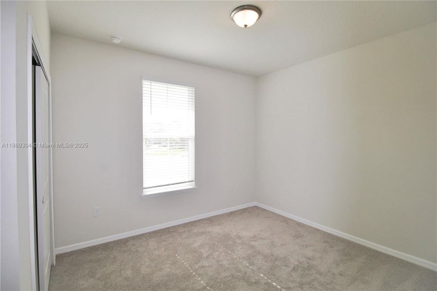Spacious, unfurnished interior of a new home in , Clermont (Image 27).