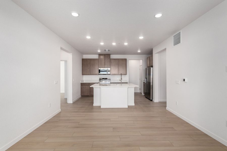Spacious, unfurnished interior of a new home in Gateway Commons, Denver (Image 11).