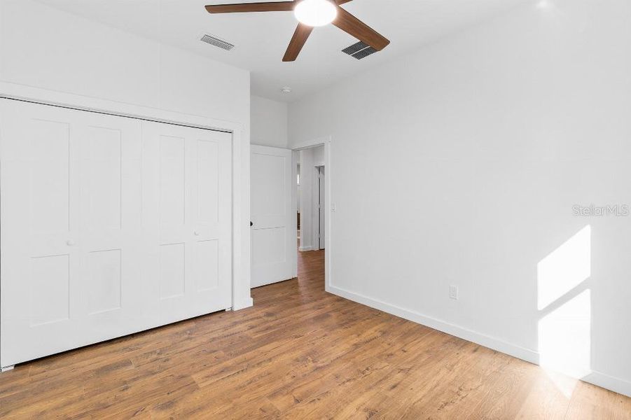 Spacious, unfurnished interior of a new home in , Tampa (Image 14).