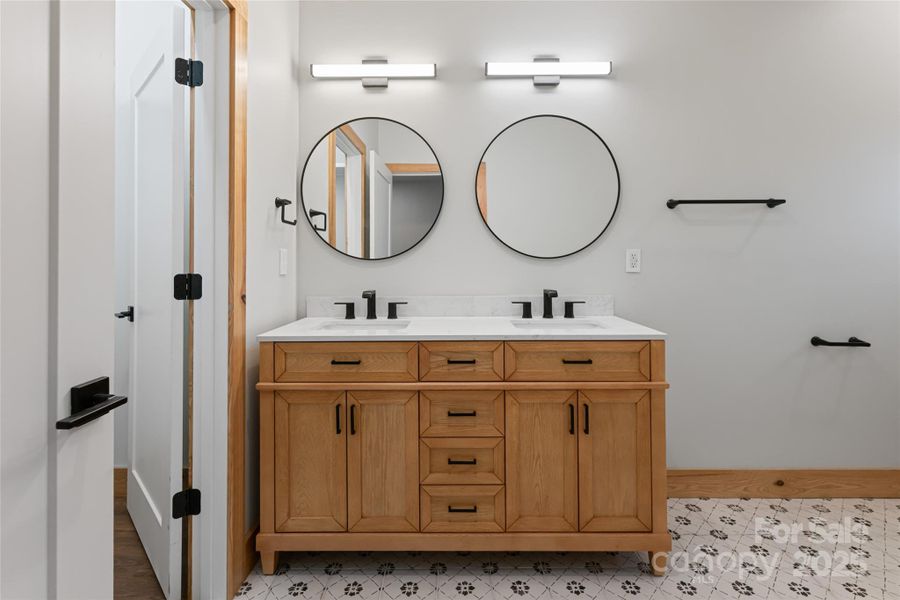 Image 36 of a home in .