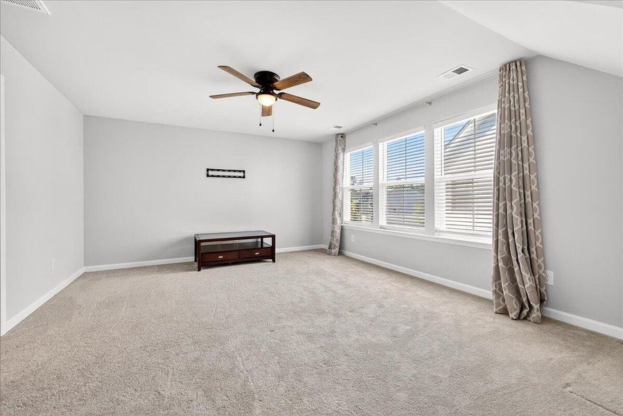 Spacious, unfurnished interior of a new home in , Summerville (Image 48).