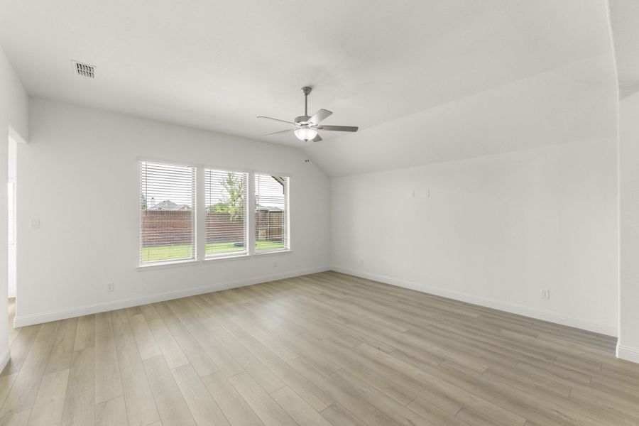 Spacious, unfurnished interior of a new home in River Ranch, Van Alstyne (Image 22). Spacious, unfurnished interior of a new home in River Ranch, Van Alstyne (Image 22).