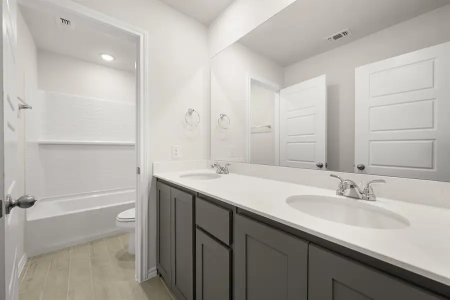 741 Scarlet Sage- Bathroom-2