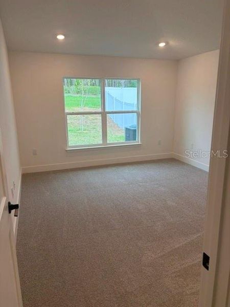 Spacious, unfurnished interior of a new home in Arbor Park, Leesburg (Image 11).