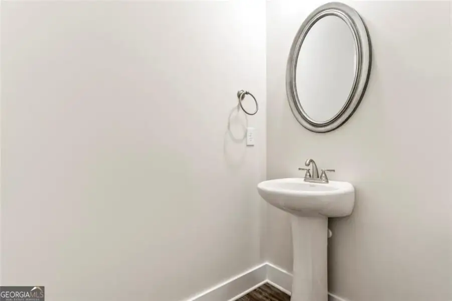 Image 21 of a home in .