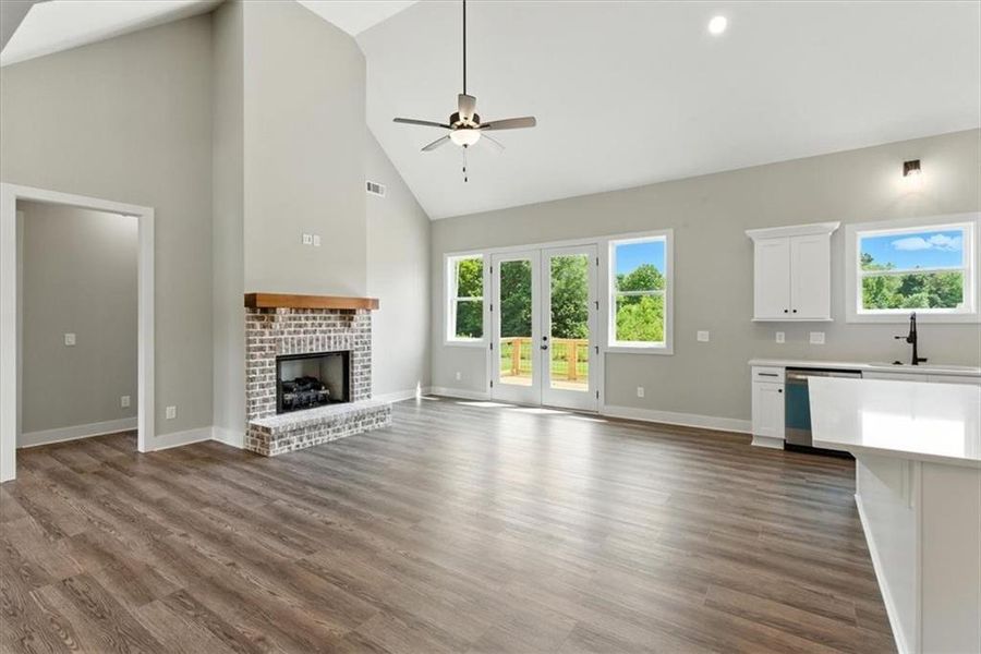 Spacious, unfurnished interior of a new home in , Rome (Image 14).