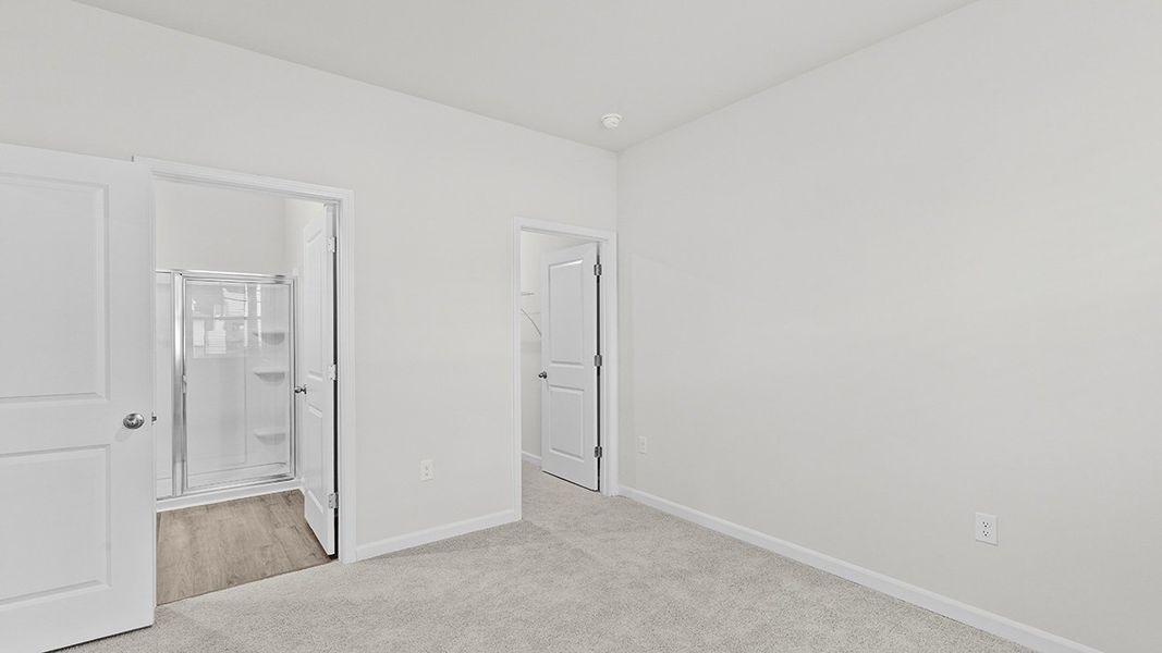 Spacious, unfurnished interior of a new home in Bellemeade Landing, Augusta (Image 23).