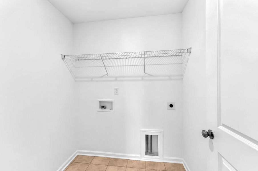 Spacious, unfurnished interior of a new home in Silverstone, Knightdale (Image 35). Spacious, unfurnished interior of a new home in Silverstone, Knightdale (Image 35).