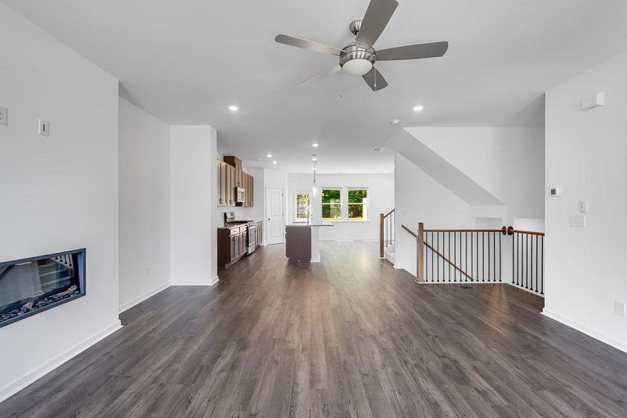 Spacious, unfurnished interior of a new home in Hampton Trace, Marietta (Image 20).
