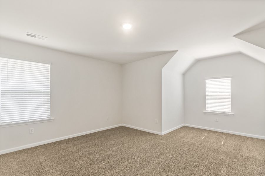 Spacious, unfurnished interior of a new home in The Grove, Florence (Image 41).