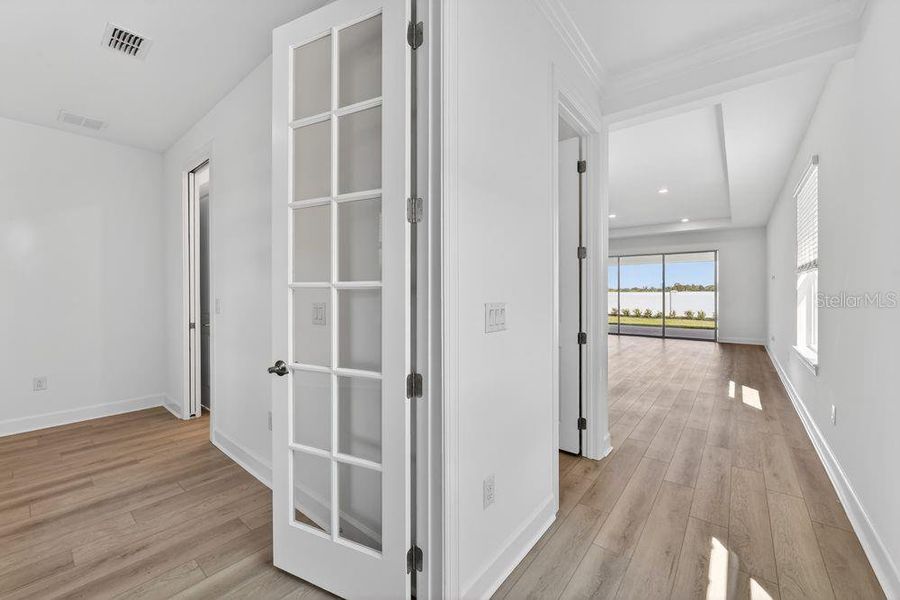 Spacious, unfurnished interior of a new home in Coasterra Community Group Page, Palmetto (Image 21).