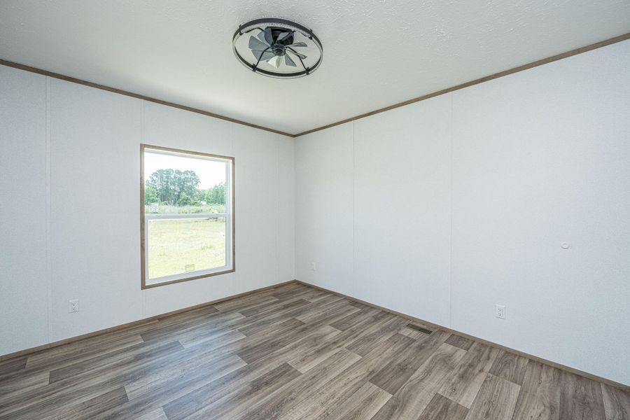 Spacious, unfurnished interior of a new home in , St. George (Image 39).