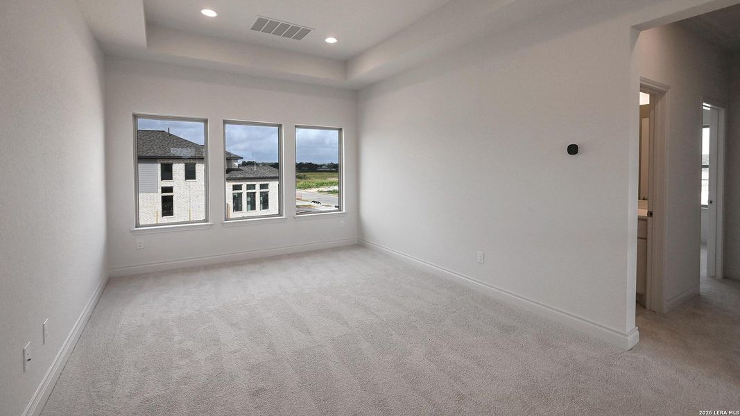 Spacious, unfurnished interior of a new home in Legacy at Lake Dunlap, New Braunfels (Image 17).