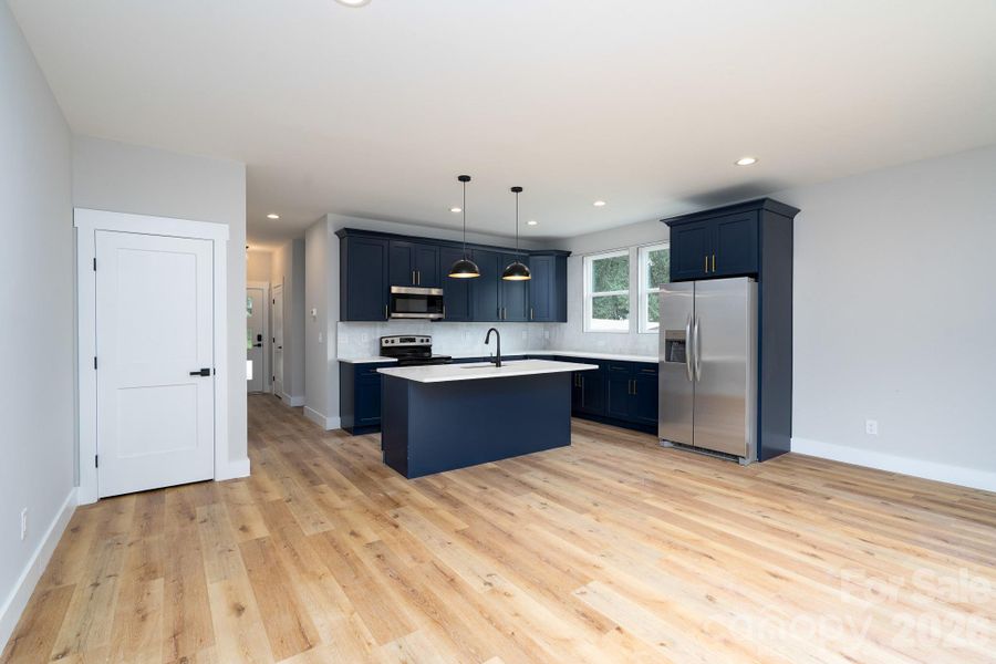 Furnished interior view inside a new home in , Kannapolis (Image 10).